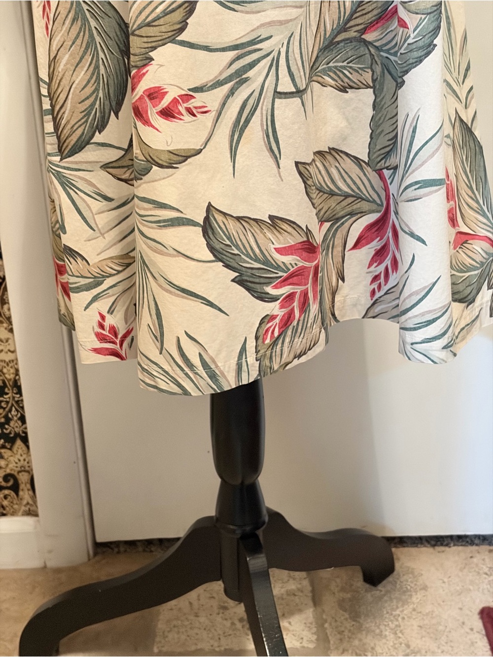 VACATION NIGHTS !Sleeveless Floral A-Line Dress in Cream and Coral 100% Cotton - Picture 15 of 16